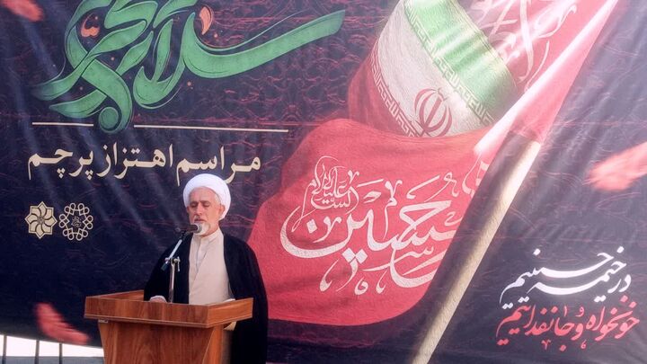 انقلاب اسلامی و دوران دفاع مقدس جلوه‌ای از مکتب عاشورا است