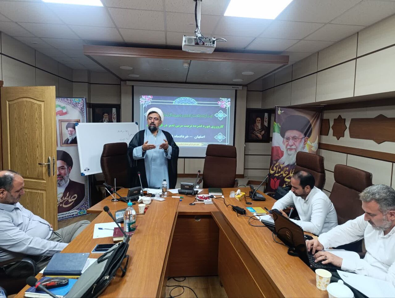 برگزاری مرحله کارورزی دومین دوره تربیت مربی تدبر در کلام وحی اصفهان