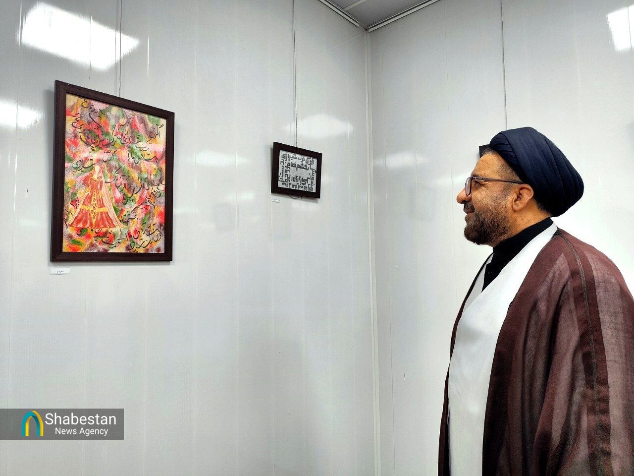 نمایشگاه «آژمان» تقاطع رنگ، خاطره و هویت در نگاه یک هنرمند نوجوان