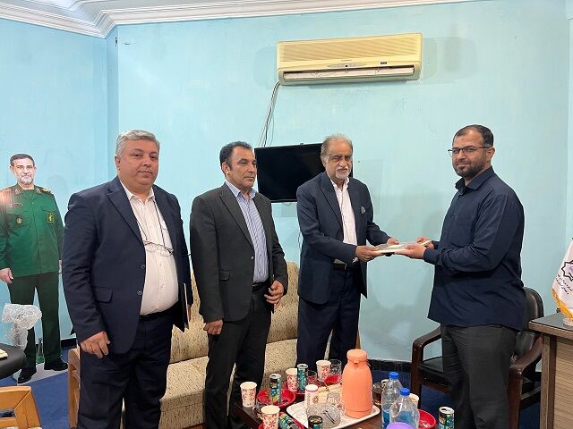 بندرعباس؛ خط مقدم روایتها/ تأکید نیروی دریایی سپاه و انجمن صنفی کارفرمایی مطبوعات هرمزگان بر نقش راهبردی رسانهها در جنگ ترکیبی