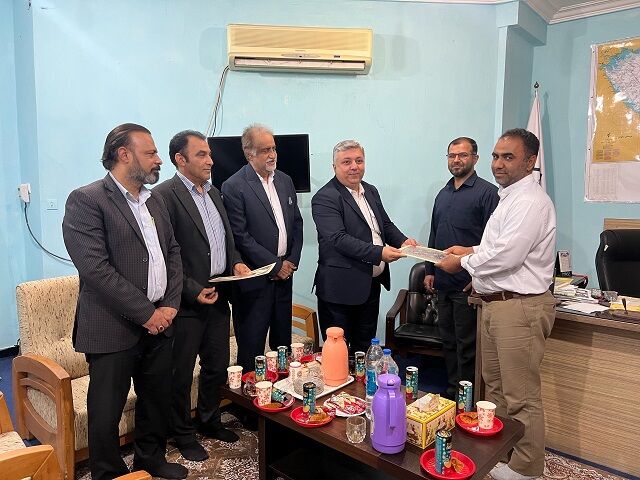 بندرعباس؛ خط مقدم روایت‌ها/ تأکید نیروی دریایی سپاه و انجمن صنفی کارفرمایی مطبوعات هرمزگان بر نقش راهبردی رسانه‌ها در جنگ ترکیبی