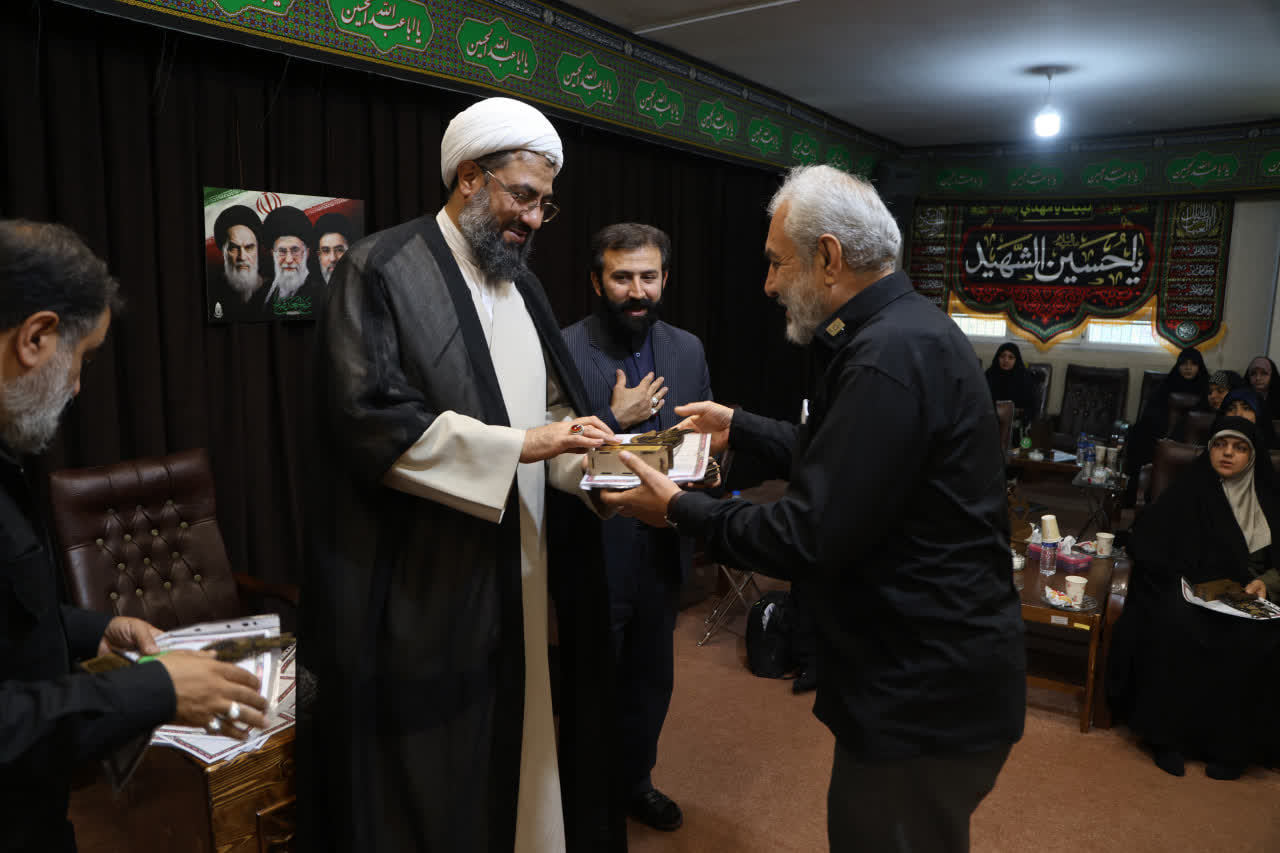 مساجد و محلات ظرفیت ارزشمندی برای برگزاری جشنها و مراسمات هستند
