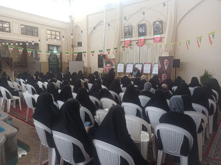 برگزاری کارگاه تدبری سوره مبارکه صف در مؤسسه جامعه‌القرآن فاطمه‌الزهرا(س) اصفهان