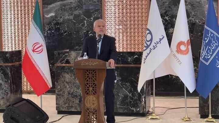 آغاز دوران پساجنگ را از اصفهان رقم می‌زنیم