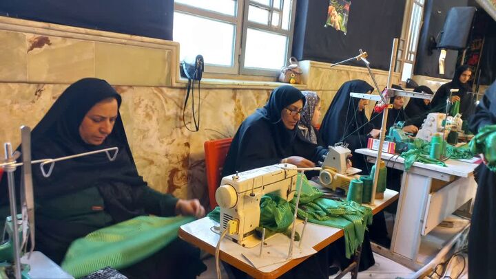 تولید ۲ هزار دست لباس شیرخوارگان حسینی توسط بانوان هنرمند آران و بیدگلی