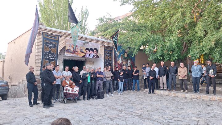 آغاز پرشور عزاداری محرم با عنوان "شد ماه عزا" با حضور زائران عزاداران حسینی در انجدان