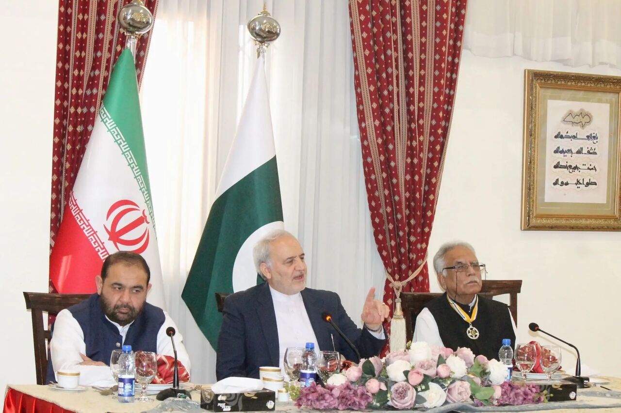 فرهنگ پاکستان با زبان فارسی پیوندی عمیق دارد