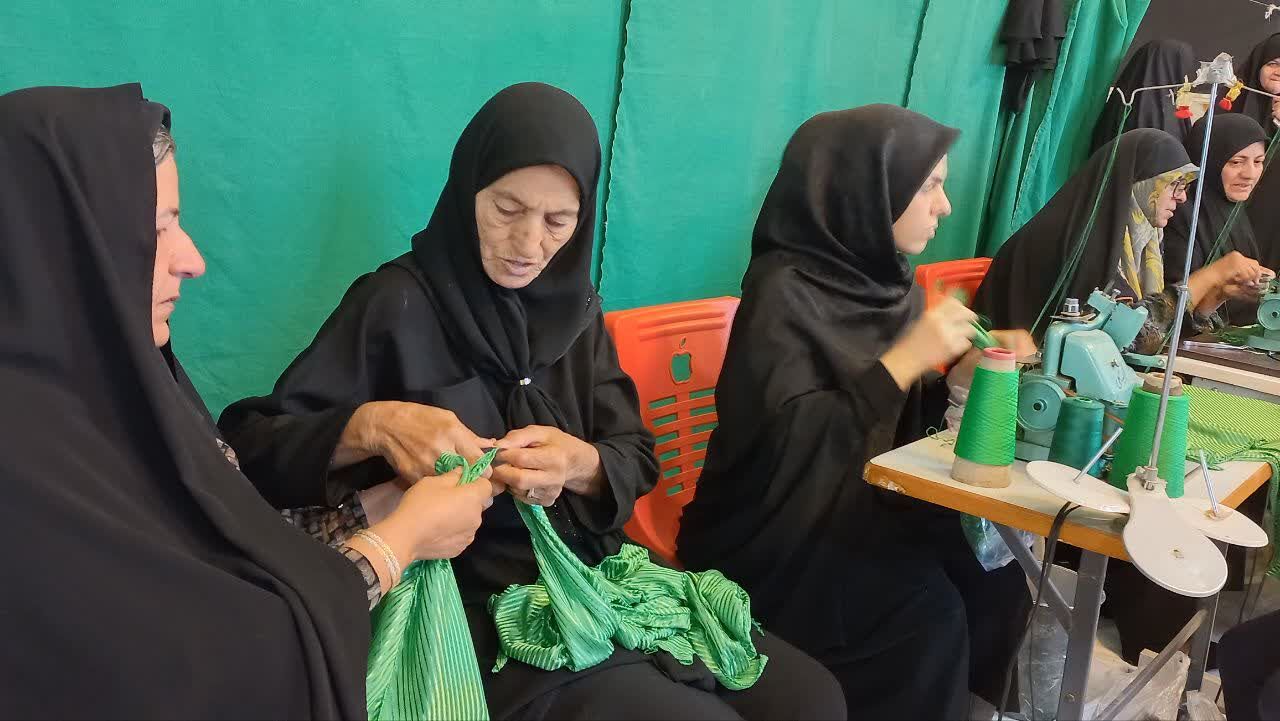 تولید ۲ هزار دست لباس شیرخوارگان حسینی توسط بانوان هنرمند آران و بیدگلی