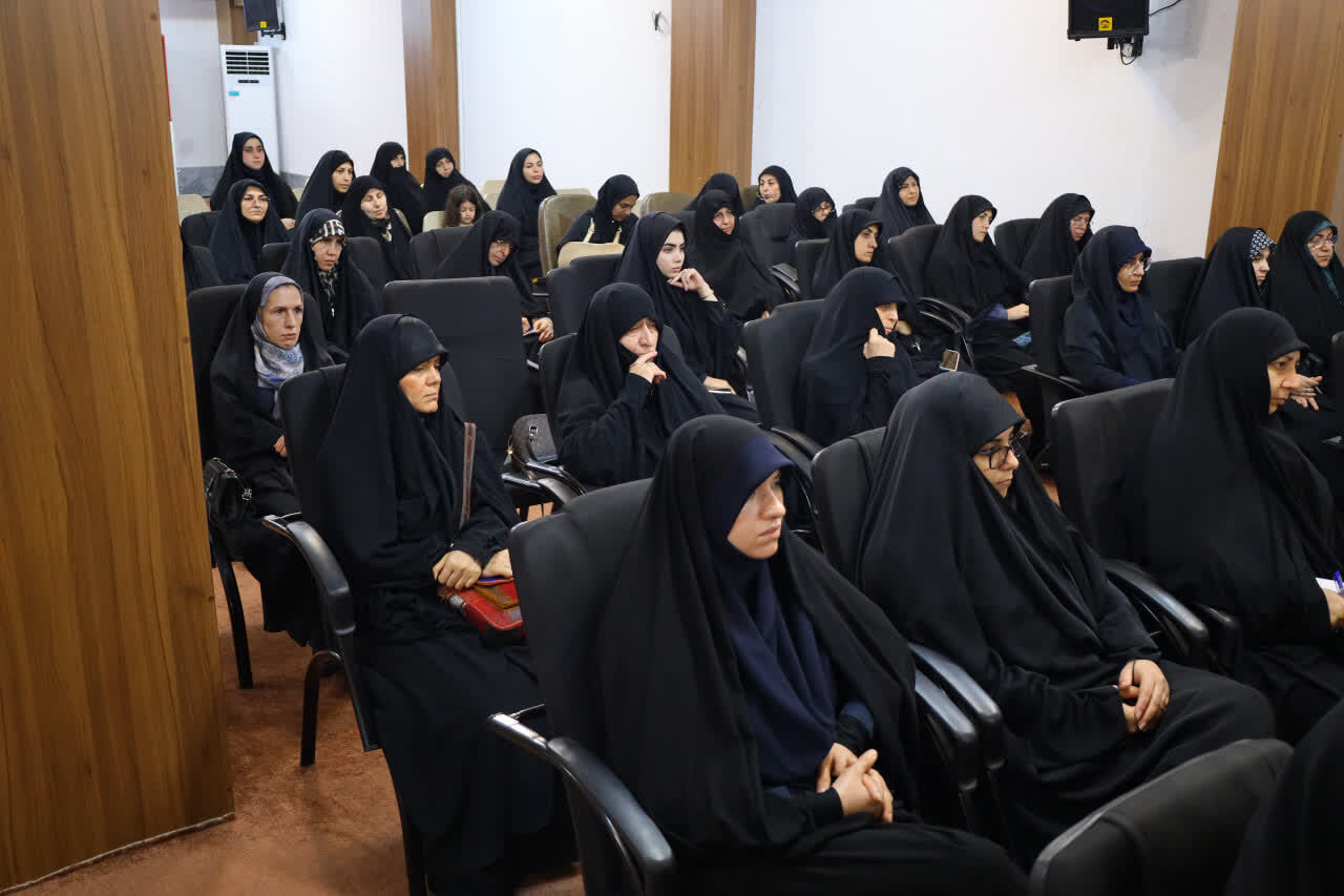 وحدت و تبعیت هوشمندانه، کلید عبور از چالشهاست