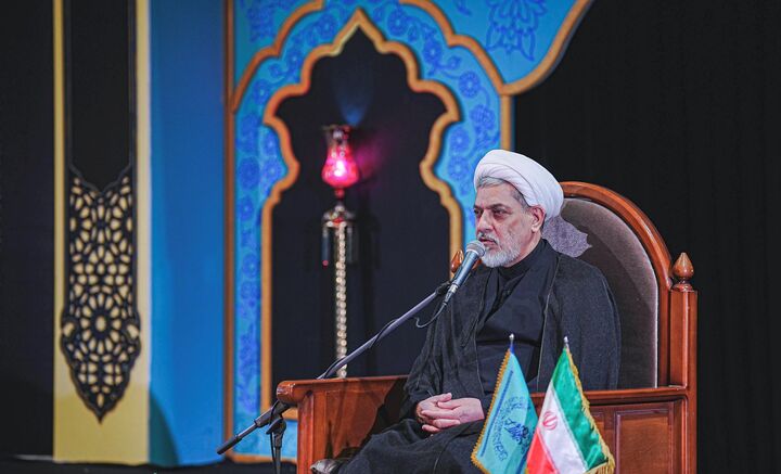 مکتب عاشورا، مکتب انسان‌سازی و تحول است
