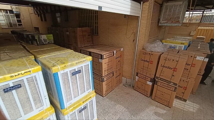توزیع ۱۹۰ قلم کالای اساسی میان مددجویان کمیته امداد آران و بیدگل با مشارکت خیرین