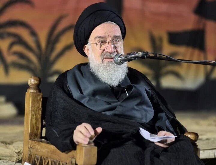آیت‌الله خاتمی: وحدت و تبعیت از رهبری مهمترین پیام عاشورا در شرایط کنونی کشور است