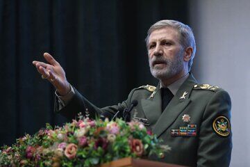 سرلشکر حاتمی: اگر دشمن اشتباهی کند با خشمی انباشته مواجه خواهد شد