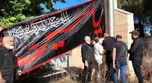 برافراشتن پرچم عاشورایی در بعلبک