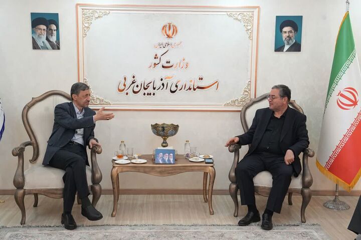 لوازم خانگی ۸۱ خانوار آسیب‌دیده تهیه و تحویل داده شد