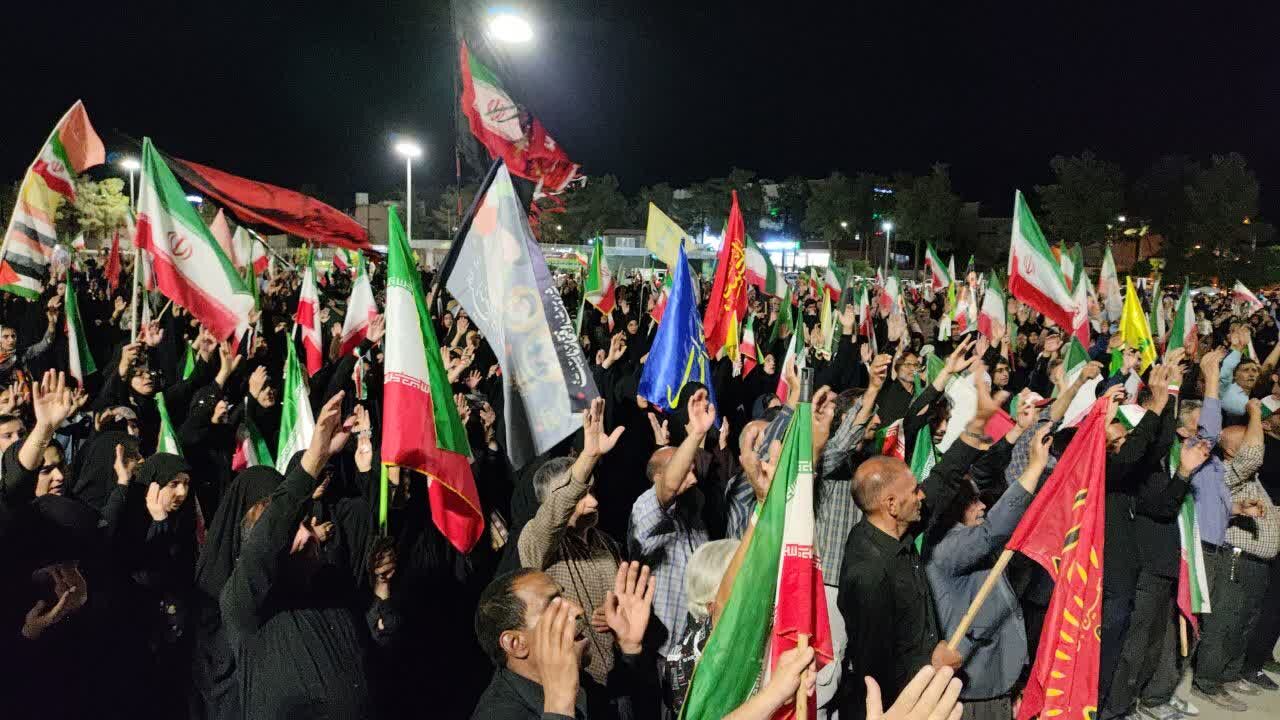 مردم بیرجند در شب اول محرم؛ تجدید میثاق با راه شهیدان و آرمان مقاومت