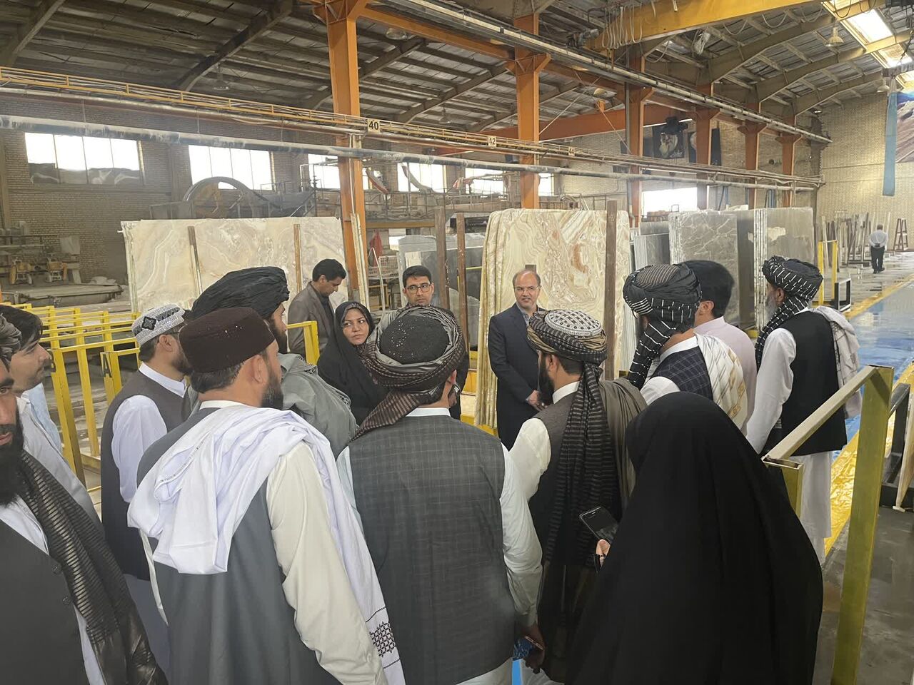 بازدید تجار ولایت هلمند افغانستان از کارخانه کویرتایر بیرجند