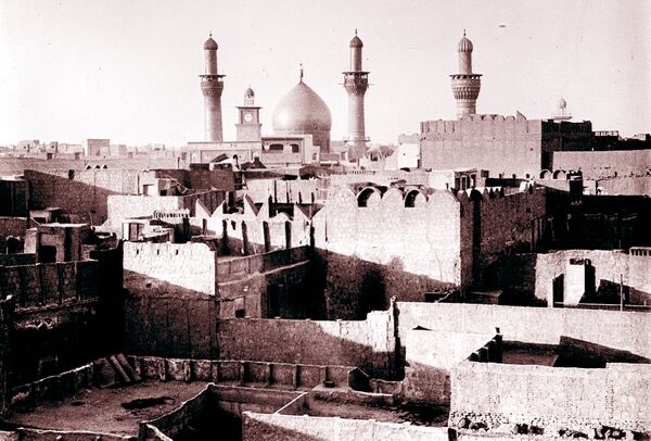 بارگاه امام حسین(ع) چگونه و توسط چه کسانی ساخته شد؟