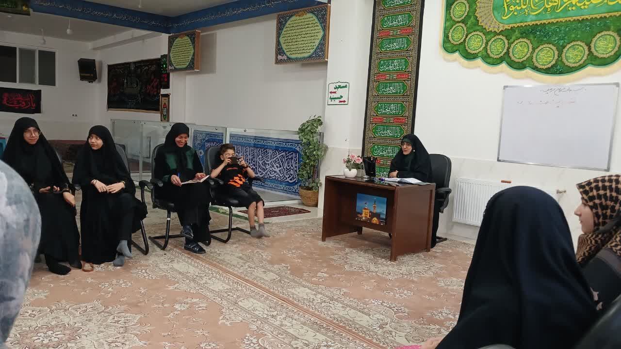 کارگاه «نسخه بیست خودت را بساز» با هدف توانمندسازی دختران در مسجد جلالی اراک برگزار شد