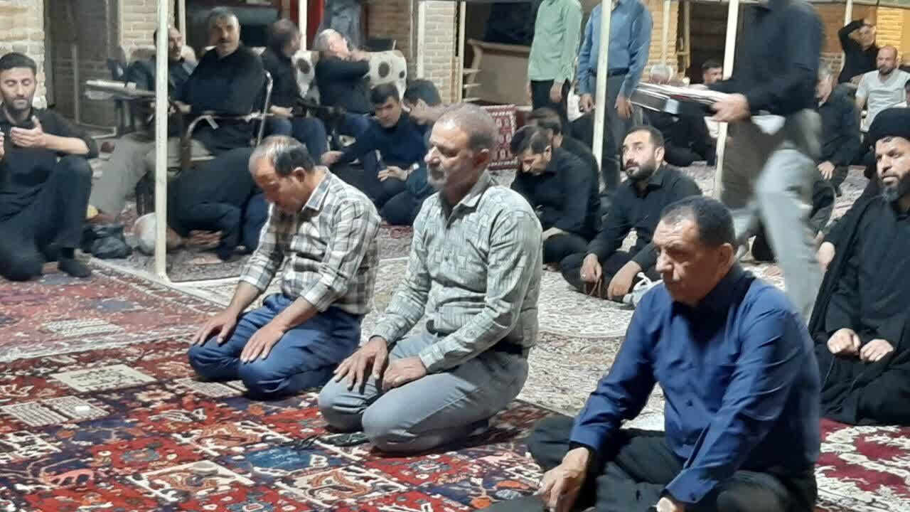 مسجد جامع شهرکرد در شب دوم محرم غرق در شور حسینی شد