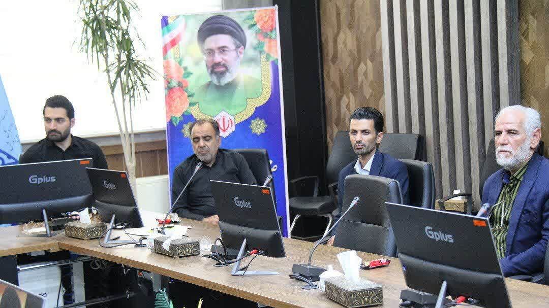 نشست هماهنگی همایش دانش‌آموزی «احلی من العسل» در آران و بیدگل
