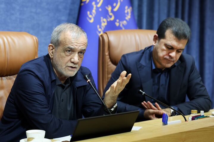 پزشکیان: توسعه کشور با نخبگان خلاق و ریسک‌پذیر محقق می‌شود نه با روزمرگی اداری
