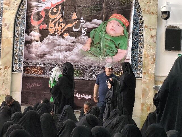 نوای مادرانه در سوگ طفل شش‌ماهه کربلا؛ اجتماع شیرخوارگان حسینی در سنندج رنگ و بوی عاشورا گرفت