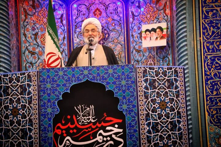هرگز نباید به دشمن اعتماد کرد