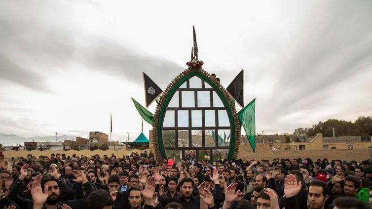 نخل‌گردانی؛ جنبشی از عشق حسین(ع) بر شانه های مردم
