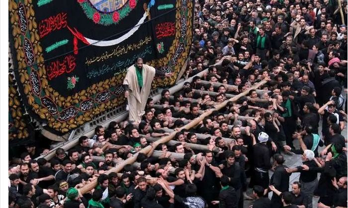 نخل‌گردانی؛ جنبشی از عشق حسین(ع) بر شانه های مردم