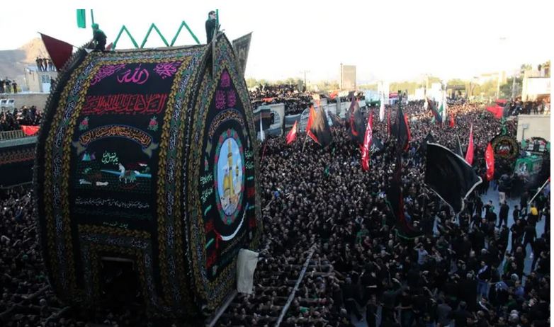 نخلگردانی؛ جنبشی از عشق حسین(ع) بر شانه های مردم