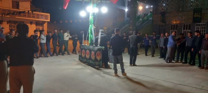 جلوه‌ای از شور حسینی و حضور گسترده زائران در آستان مقدس امام‌زاده سید محمود(ع)