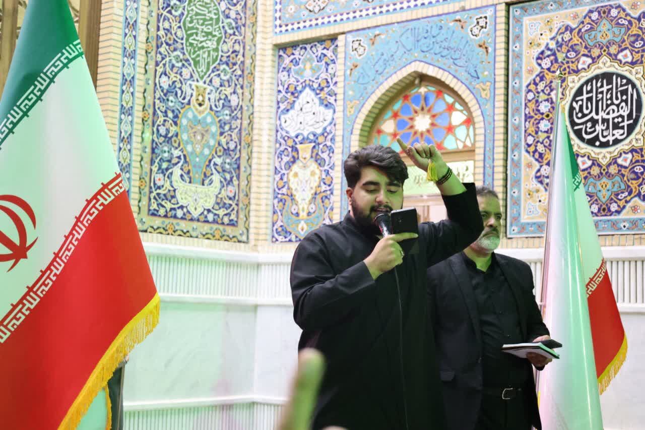 طنین فریاد «حمایت از مقاومت» در میدان حسینیه؛ تجدید میثاق هیئت حضرت اباالفضل(ع) دهنو با آرمانهای انقلاب و شهدا