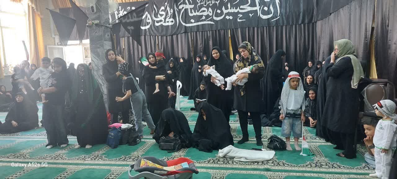 تبیین فرهنگ عاشورایی از کودکی نهادینه شود/ یادبود شهید سهروزه اراکی در آغوش مادر