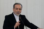 عراقچی: از زمین فوتبال تا میز مذاکره دفاع می‌کنیم