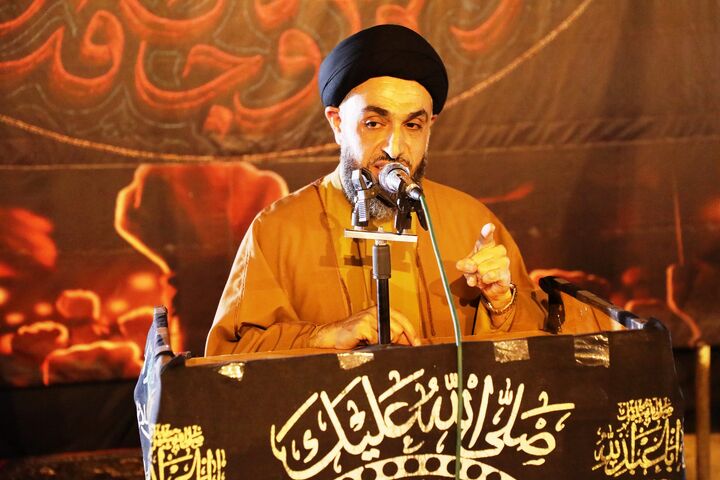 عاشورا معیار همیشگی شناخت حق و باطل در تاریخ بشر است
