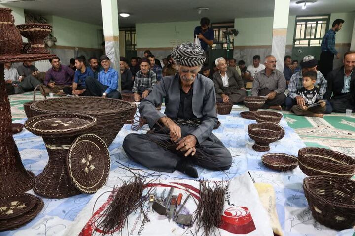 ارغوان‌بافی دیوزناو؛ هنری که میراث هورامان را به نسل‌های آینده پیوند می‌زند