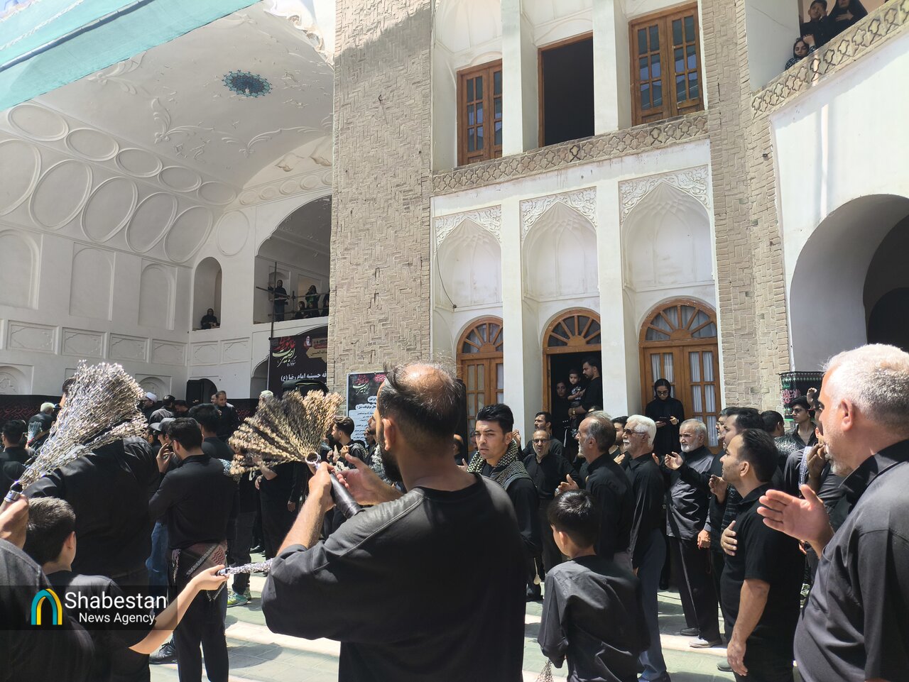 قلب تپنده عزاداری بیرجند؛ اجتماع بزرگ هیئت‌ها در حسینیه امام رضا(ع)