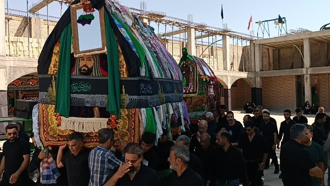 روایت یک میراث عاشورایی؛ نخلگردانی، میراث ماندگار محرم در آباده