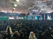 حضور پرشور بانوان کرمانی در نماز ظهر روز عاشورا