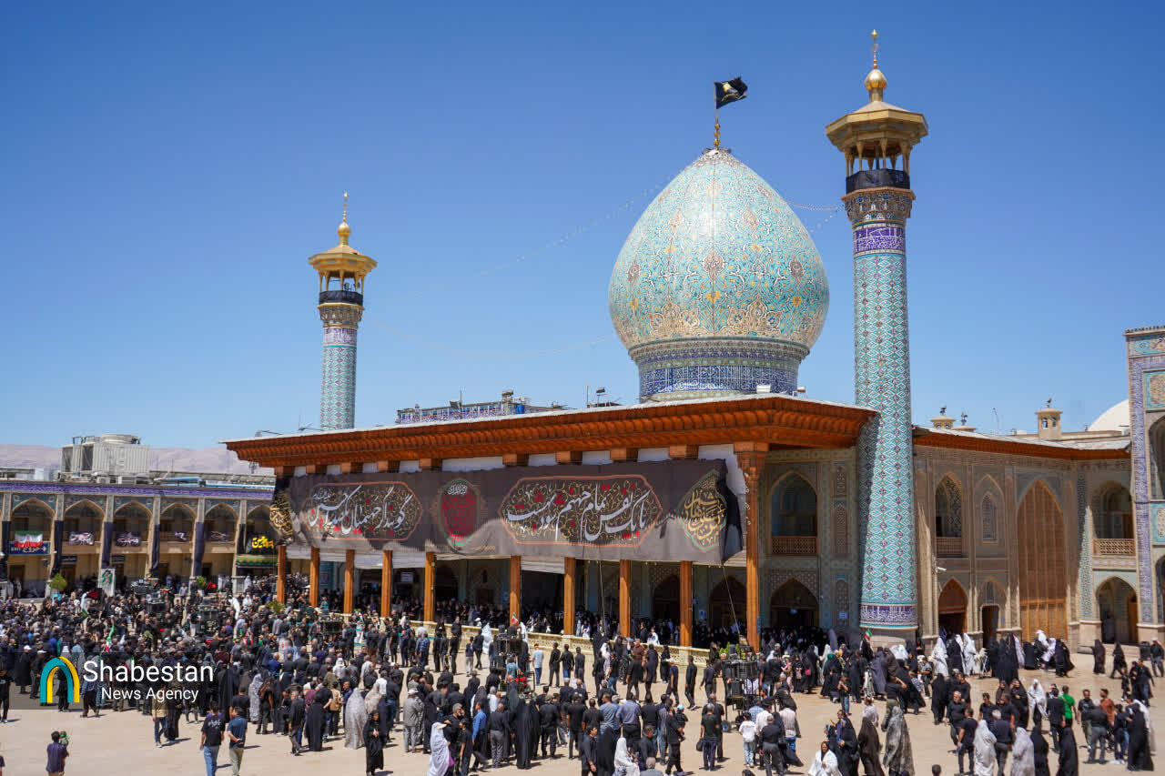 شاهچراغ(ع) در سوگ برادر؛ حرم یکپارچه رضوی شد