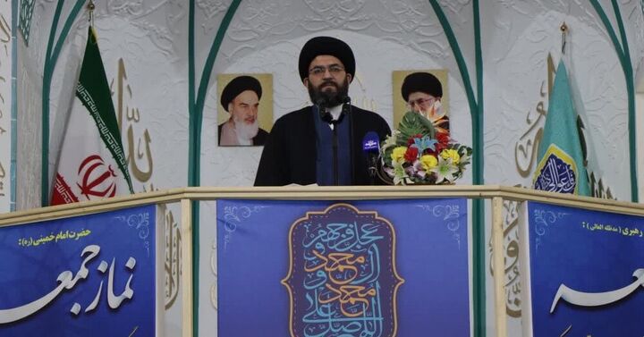 حضرت زینب(س) بهترین الگو برای پاسداری از هویت زن مسلمان است