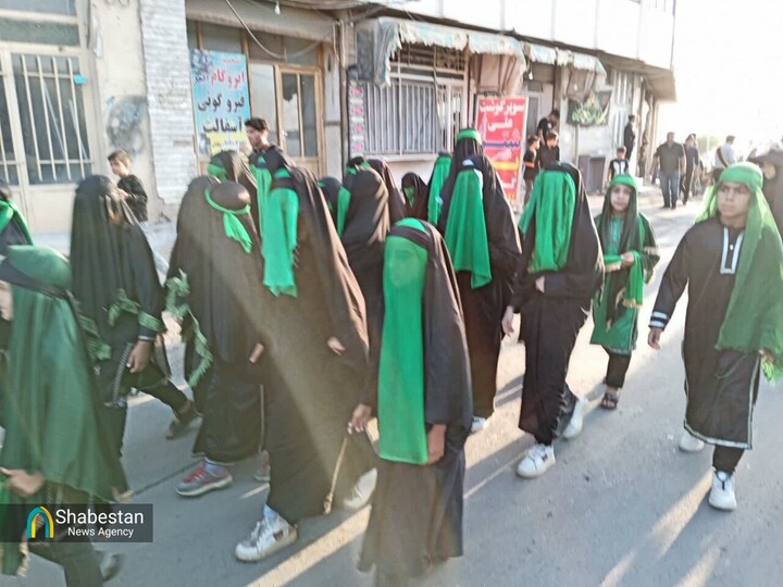 تعزیه ورود اسیران کربلا به کوفه در موکب شبانه «عشاق المهدی» کانون «فاطمیون» شیراز