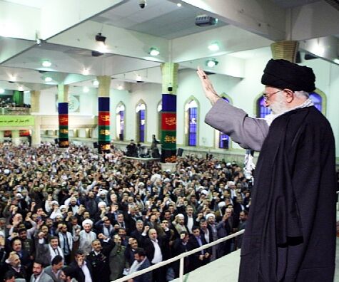 روایت چهل سال خادمی؛ افتخارم مداحی در محضر قائد شهید امت بود