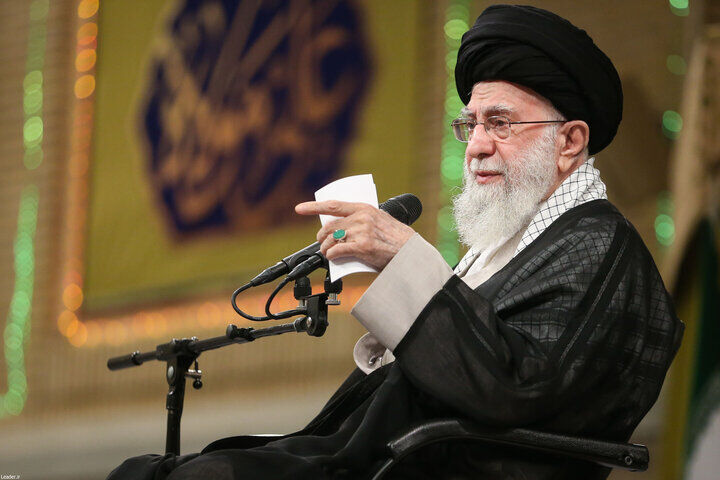 احتیاج رهبر جامعه اسلامی به کمک و اعانت مردم؛ درسی از نهج‌البلاغه که قائد شهید بر آن تأکید کردند