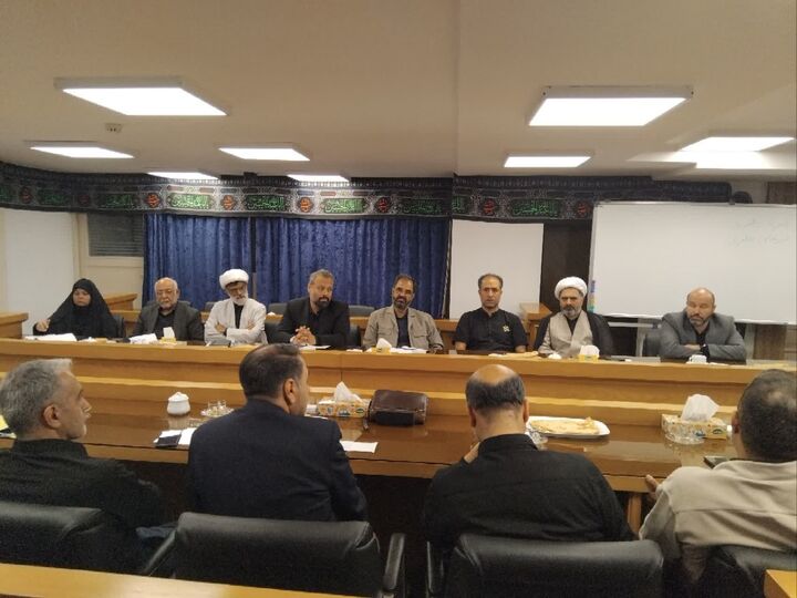 «خیمه هنر»؛ مجالی برای نقش آفرینی هنرمندان مشهدی در ایام تشییع رهبرشهید
