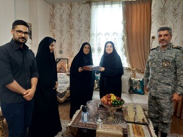 دیدار سخنگوی دولت با خانواده شهید سرلشکر جلالی‌نسب