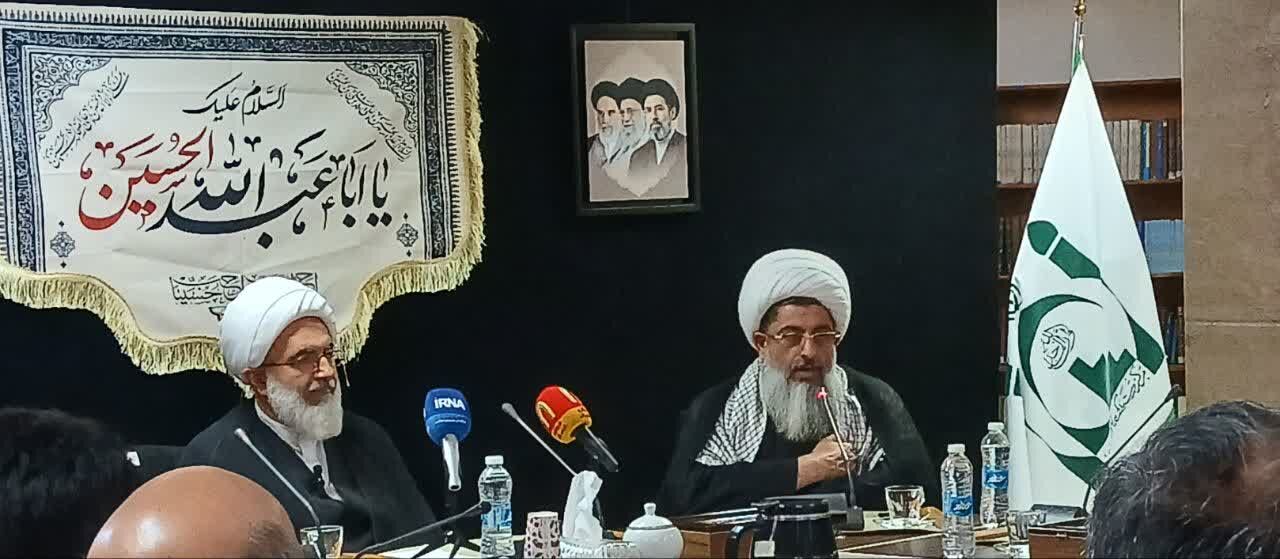 بعثت فرهنگی در کشور رخ داده است/ سرایش ۴۰۰ قطعه شعر درباره مشت گره‌کرده آقای شهید