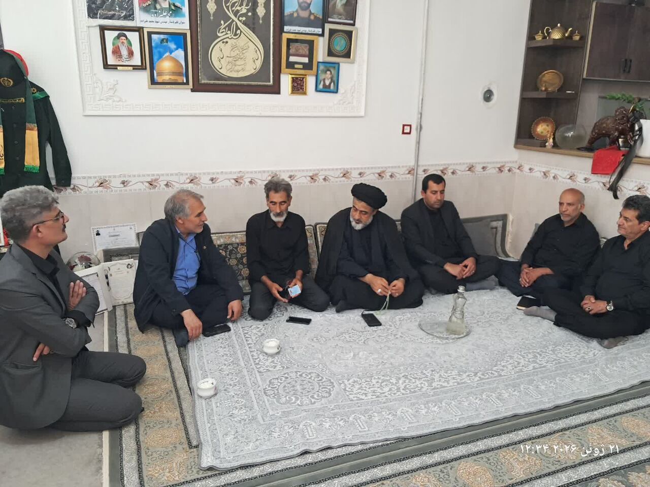 بچههای مسجدی سبزوار به دیدار دو خانواده شهید رفتند