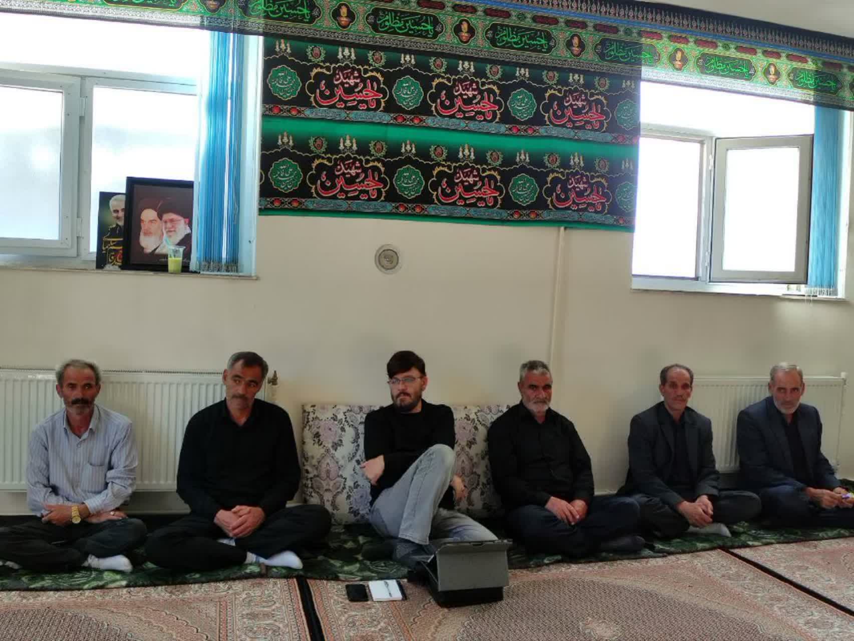 مسجد؛ سنگر اصلی مقابله با آسیب‌های اجتماعی و تقویت هویت دینی نسل جوان است